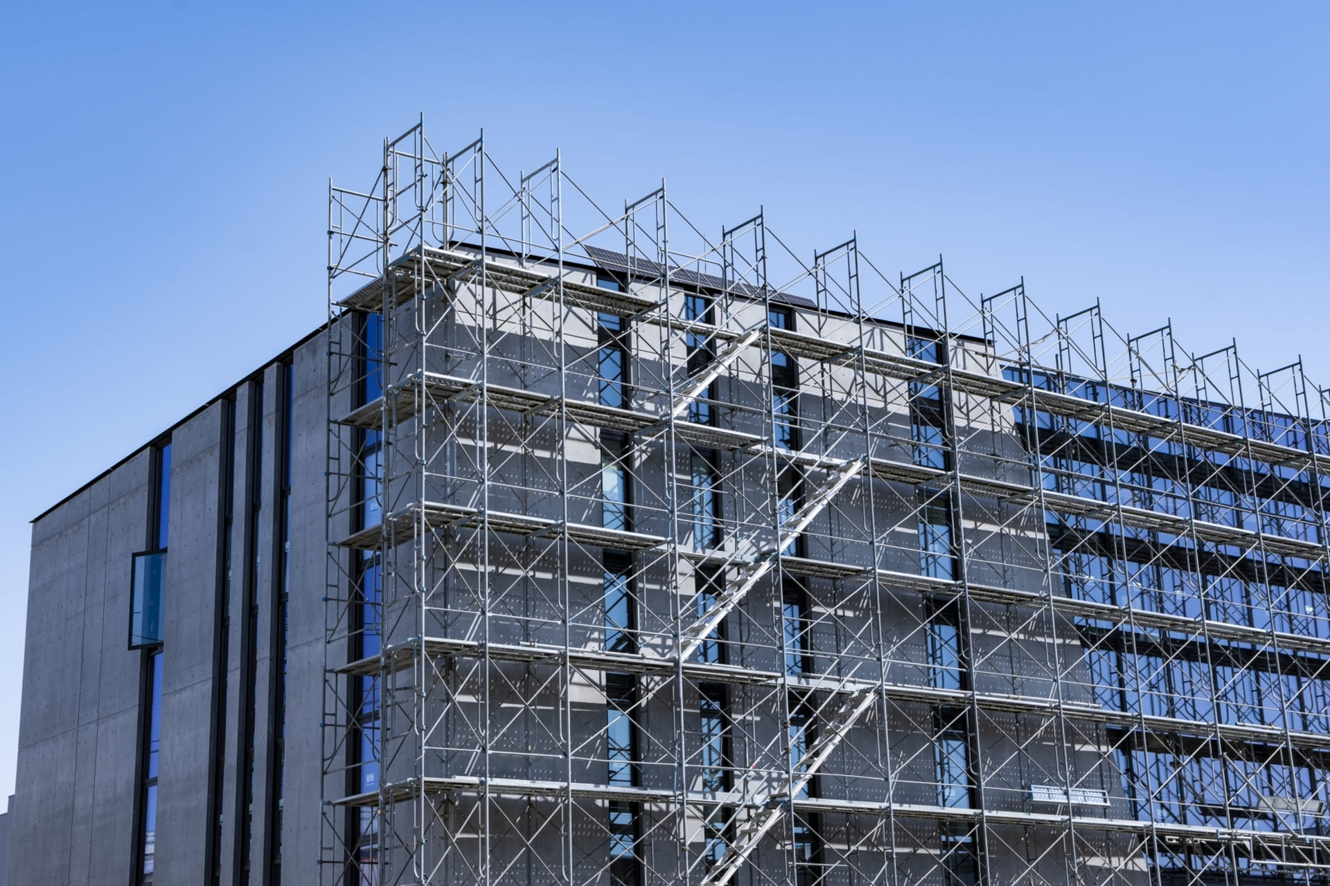 足場工事組立作業の画像